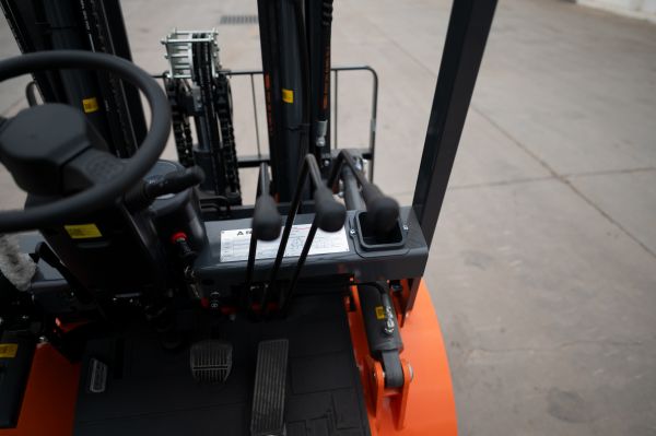 Autoelevador ME30-45T - 10582130N.C