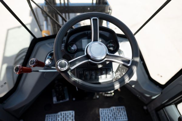 Autoelevador T25 40C 4WD - 10582116IIN