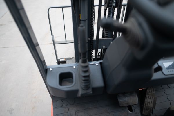 Autoelevador ELECTRIC E18-45 - 10586650N